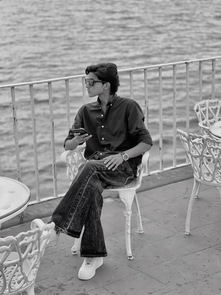 Proffesional portrait of freelance digital marketing analyst in dubai